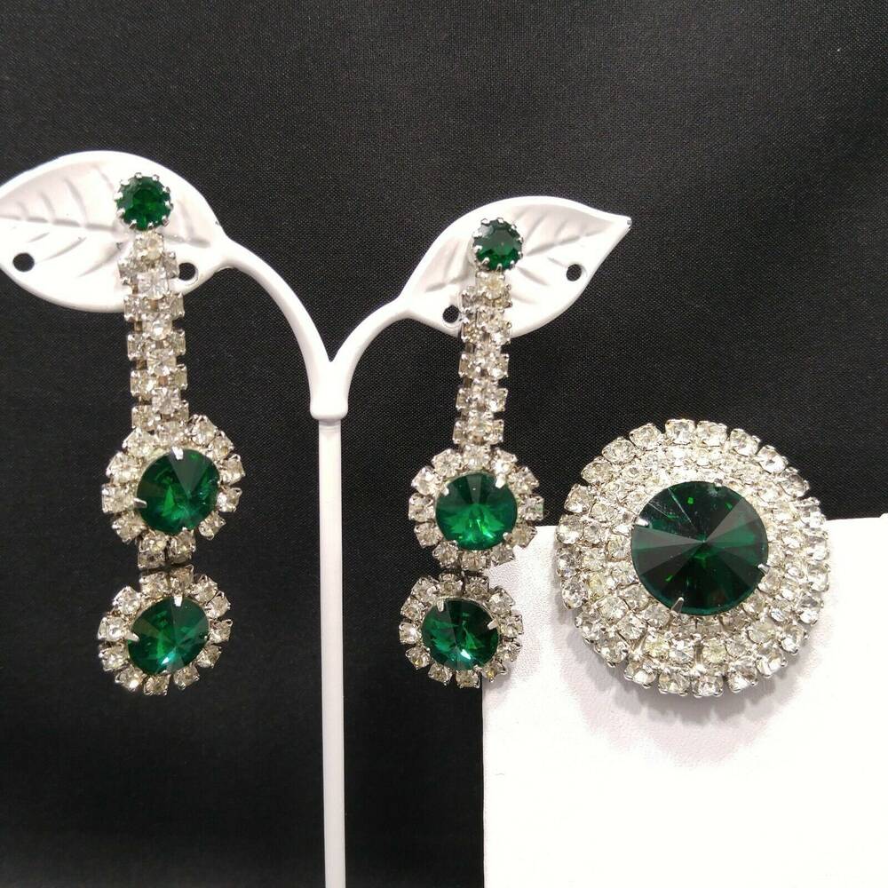 Emerald Green Rivoli Crystal Rhinestone Brooch & Earrings, Rhodium Plated, 1960s